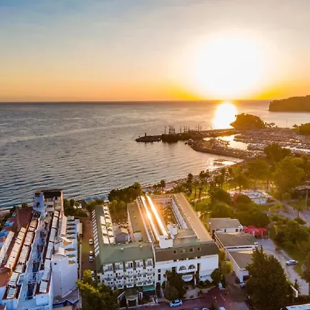 L'ancora Hotell